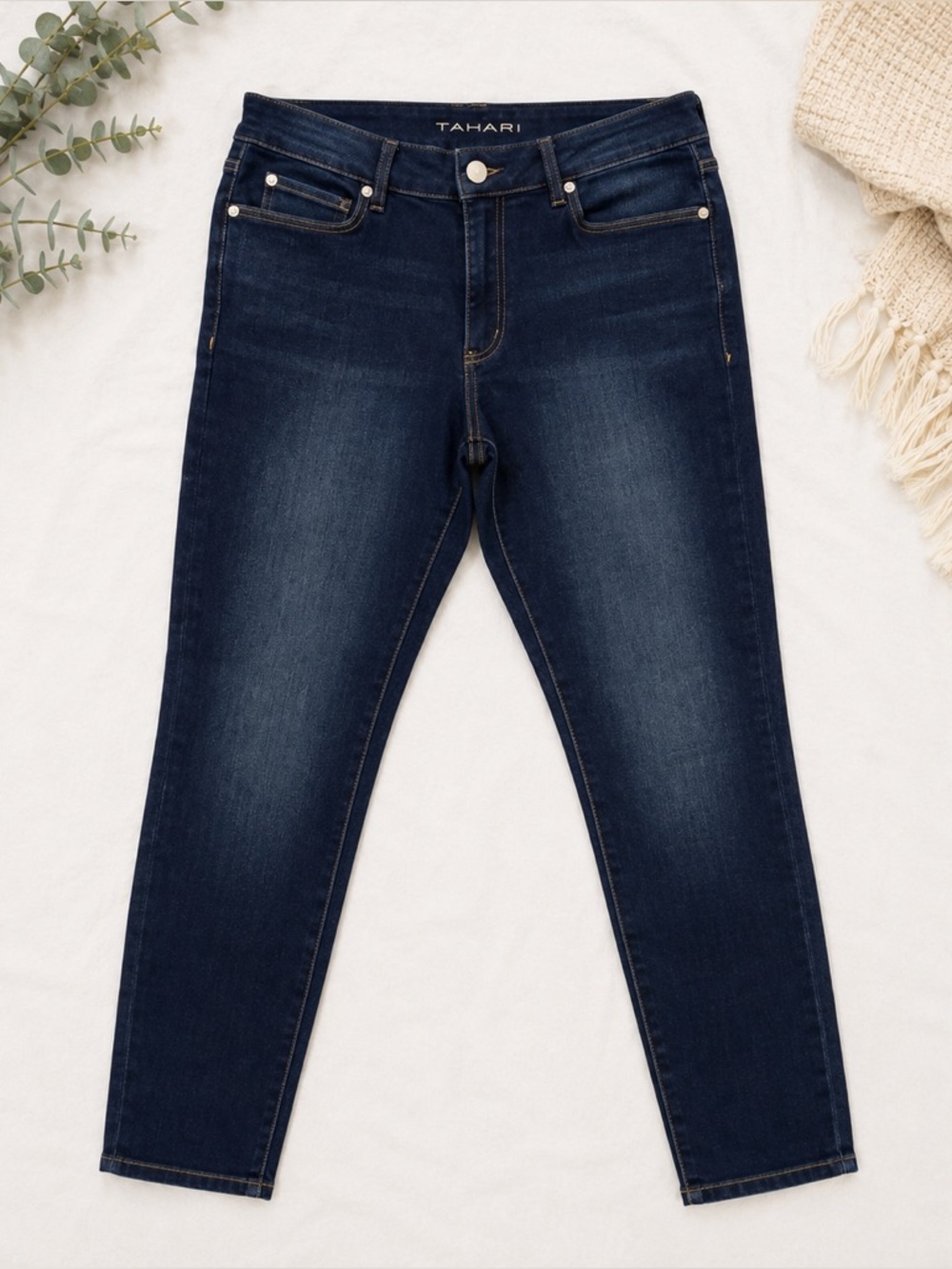 Tahari Dark Wash Skinny Jeans Women’s Size 12 Mid Rise Stretch Denim